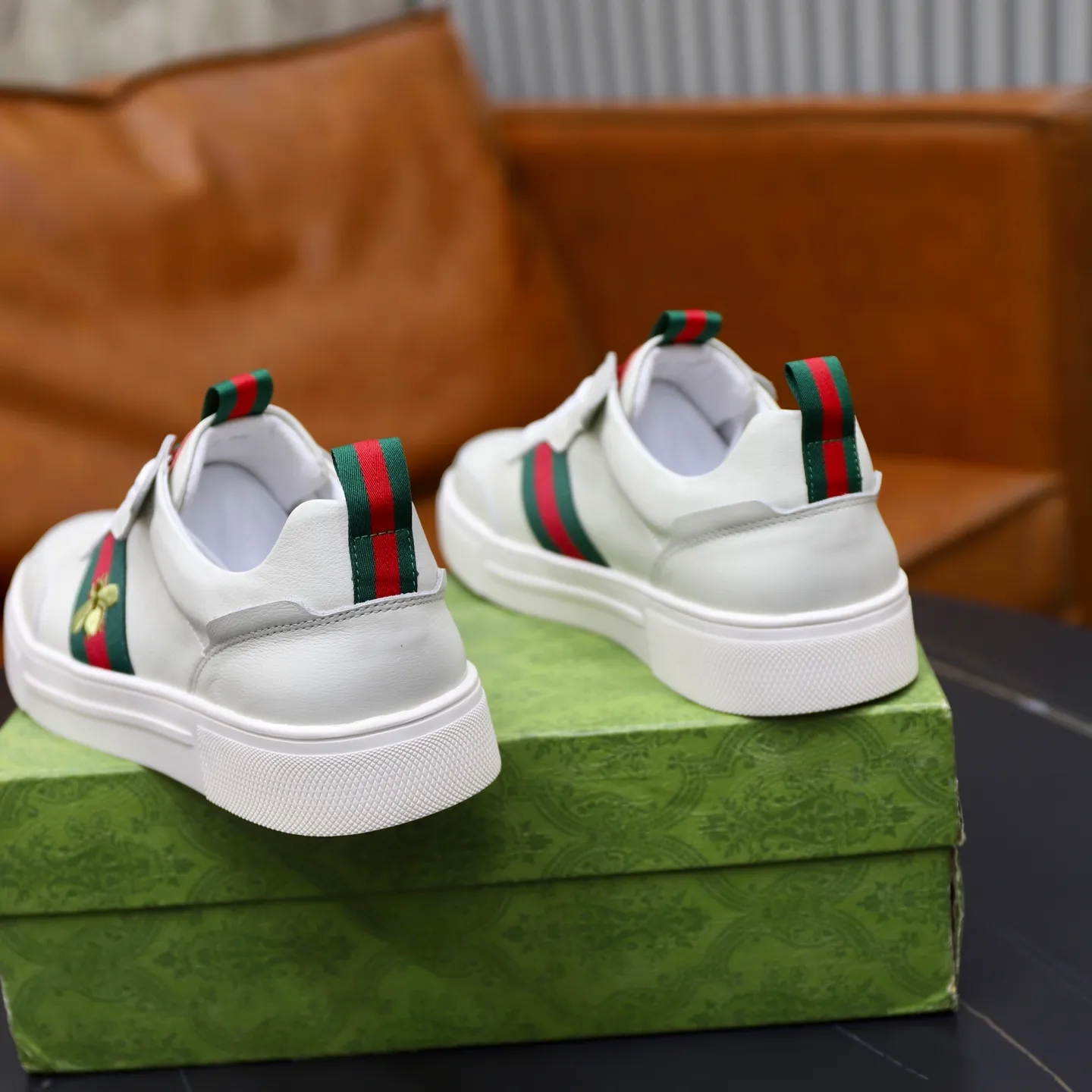 Ex-factory price: 462💰🙅‍♂️🙅‍♂️🙅‍♂️ Brand: GUCCI Standard code: 38-44 (45 customized) Grade: Same as the official website Material: Original leather splicing Comfortable and breathable pigskin lining Original wear-resistant outsole Style category: Men's fashion casual shoes Running sneakers Distinguished luxury brand elements Top luxury Color: actual picture color
